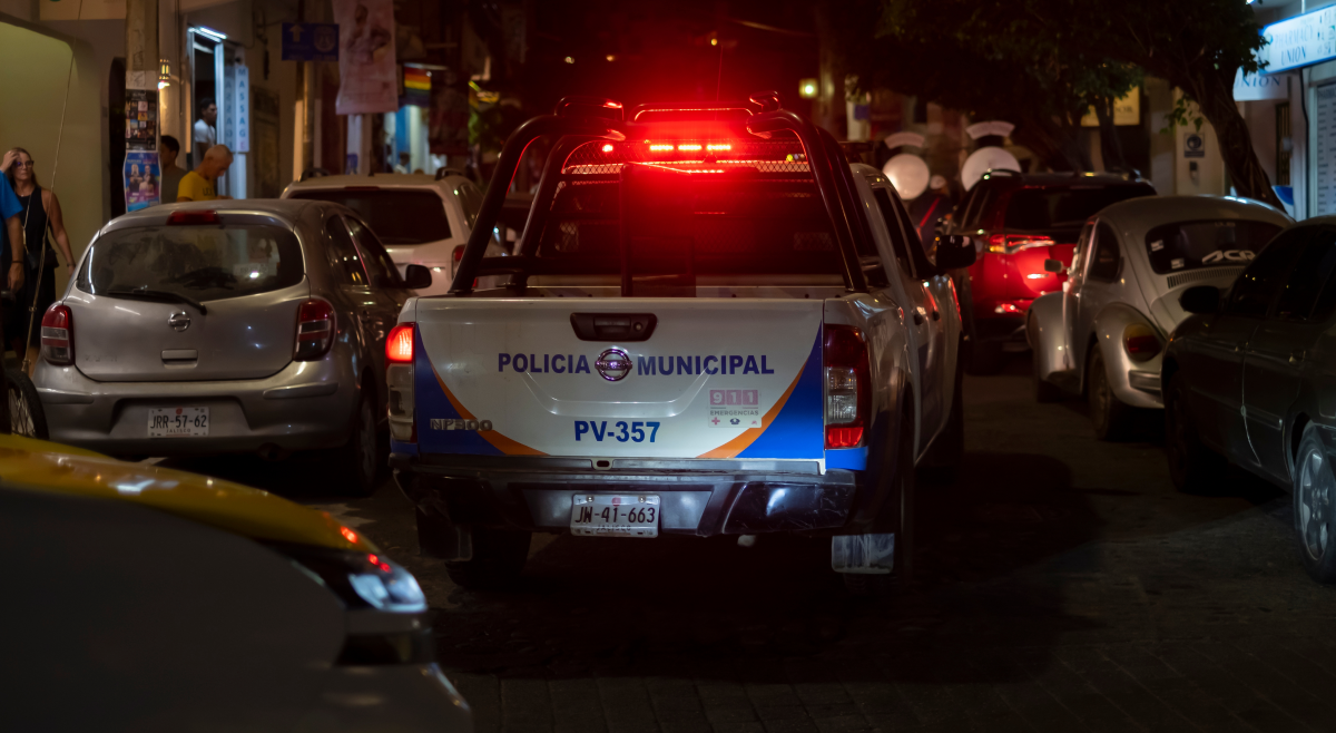 Patrulla de operativo policial relacionado con narcotráfico