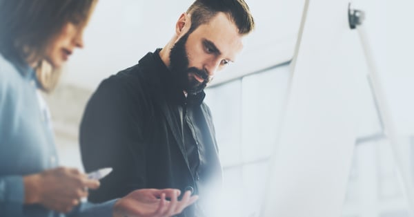 Gerente de marketing digital en agencia profesional