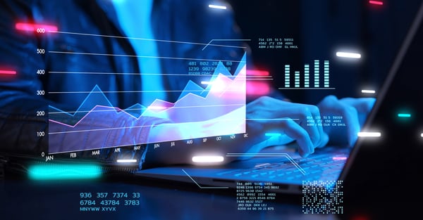 Hombre usa plataforma de inteligencia financiera para impulsar su empresa