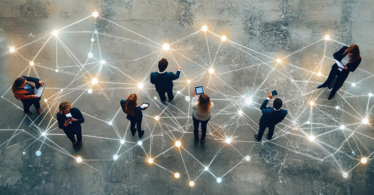 Empresarios de diferentes industrias practican networking