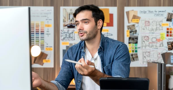 Estudiante de maestría en mercadotecnia comparte análisis online