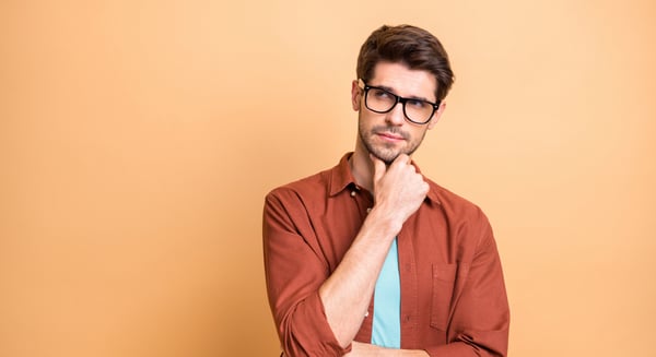 Joven se decide por estudiar carrera, economía o finanzas