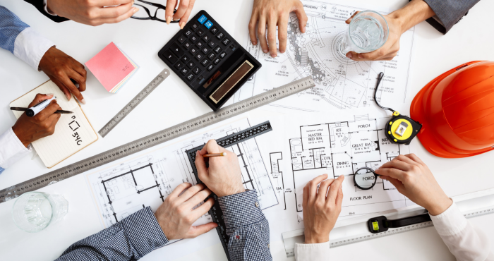 Empresa de la construcción traza plano de estructura