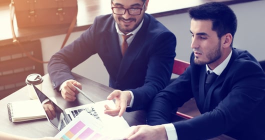 Profesionales anticorrupción realizan due diligence