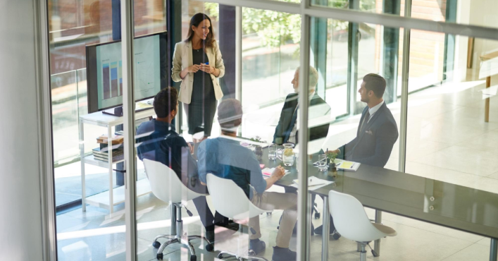 Equipo empresarial planea protocolo de investigación aplicada