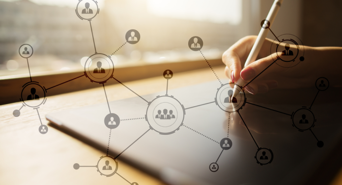 Directora de empresa diseña investigación administrativa