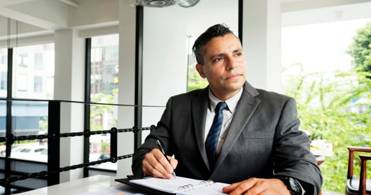 Experto en derecho fiscal egresado de maestría profesionalizante