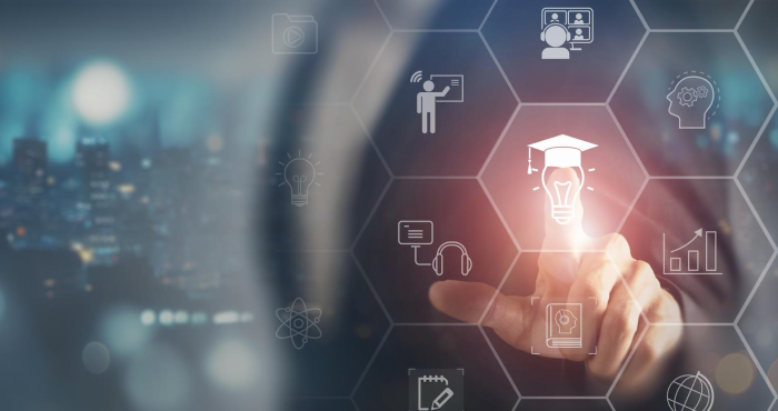 Símbolo de educación superior representa oferta de maestrías