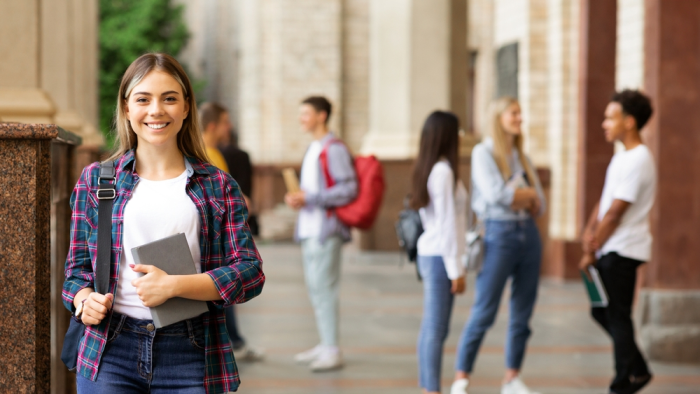 Estudiante de pedagogía en universidad