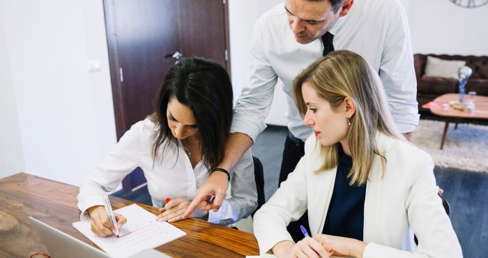Estudiantes de maestría en finanzas en México