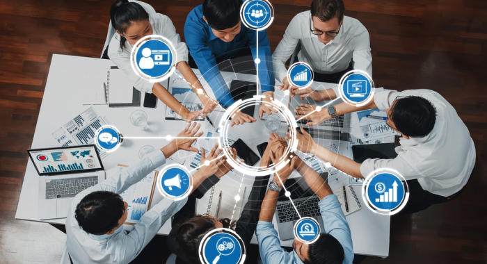 Equipo empresarial pone en práctica resultados de investigación