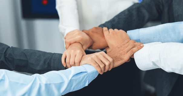 Miembros de corporación unidos en política de integridad