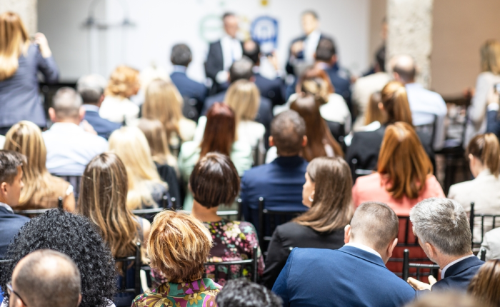 Personas participan en formulación de políticas internacionales