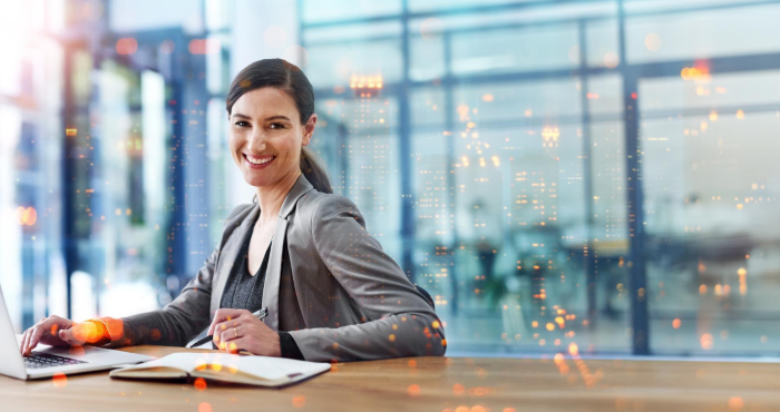 Mujer profesionista directiva de finanzas en 2026