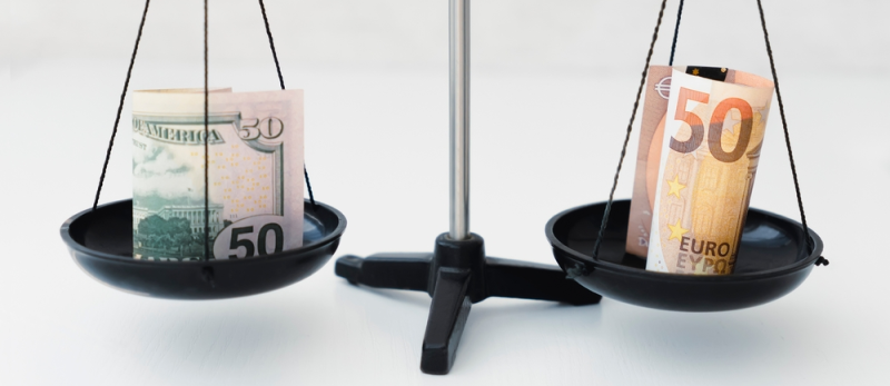 Paridad cambiaria representada por dólar y euro en balanza