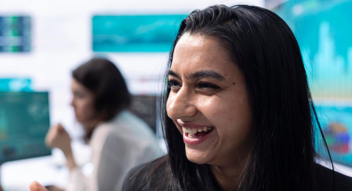 Inspectora financiera trabaja en institución en México